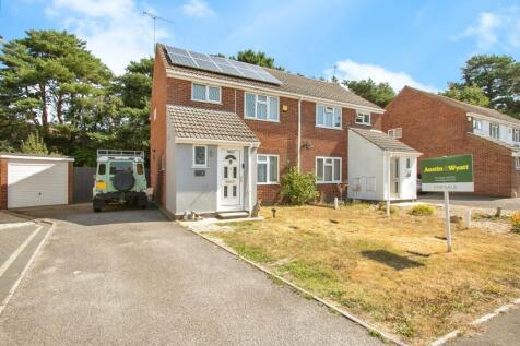 Poole, BH17 - property photo