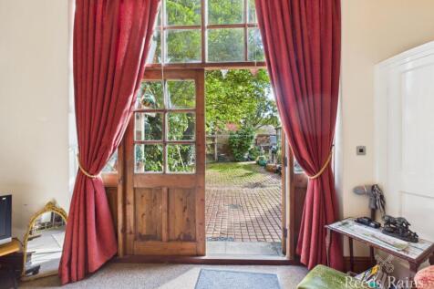 Annexe Doors To Gard