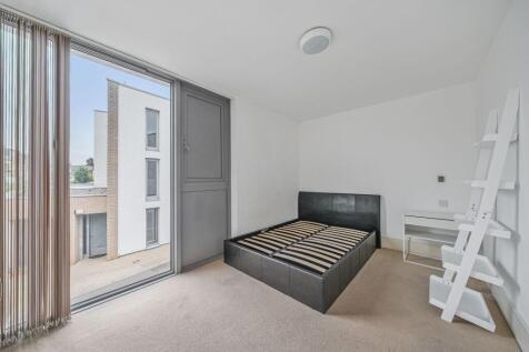 London, N5 - property photo
