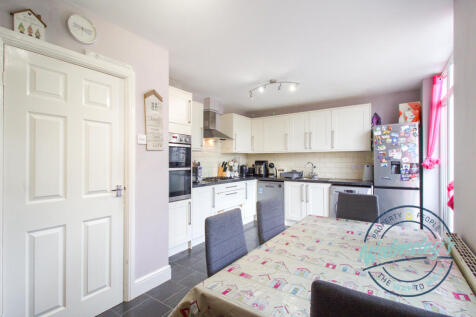 Kitchen dining room