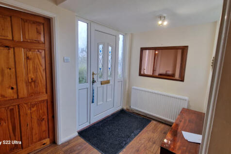 John Kennedy Road, Mottram, Cheshire, SK14 photo 3