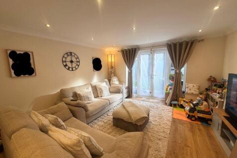 Merebank Close, Godstone photo 5