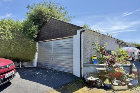Double Garage / Workshop