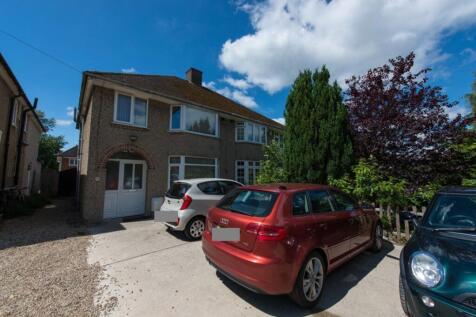 3-bed house on Cherwell Drive, £2,200/mo