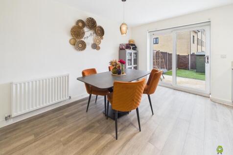 Presented by Clinton at EweMove Bexleyheath and Da