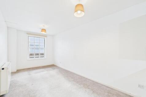 Flat 2 221 High Street, Cheltenham photo 4