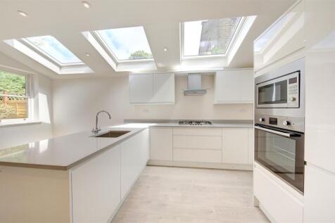 68b_earlsfield_road_kit.jpg