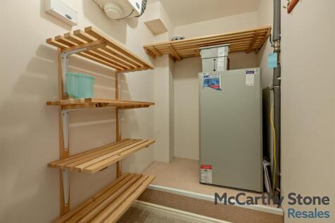 Walk In Airing Cupboard