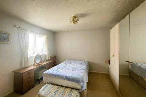 Marshalls Court, Speen, Newbury photo 5