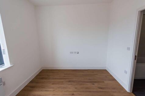 Apartment 111 Roscoe photo 4