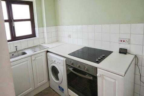 Emerald House, Rainham photo 4