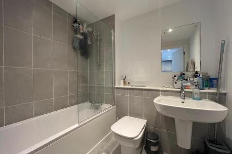 LEEDS, WEST YORKSHIRE photo 5