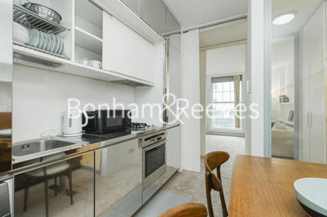 Beauchamp Place, Kensington And Chelsea, London photo 3