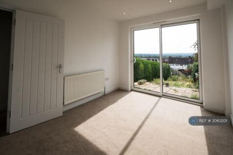 Castlewood Drive, London, SE9 photo 2