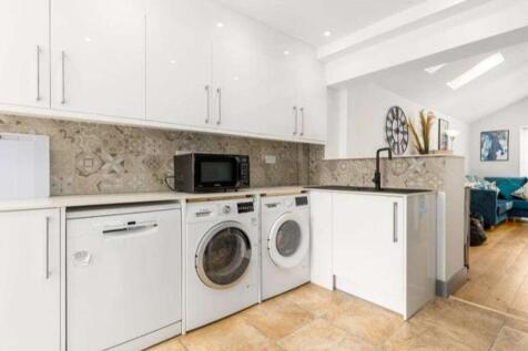 Goslyn Close photo 3