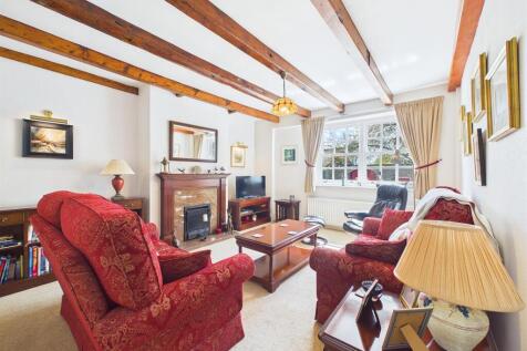 Living Room.jpg