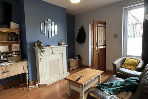 Sincil Bank // 3 Bed +Study // September 2027 photo 4