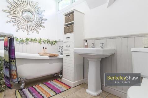 Sycamore Avenue Crosby L23