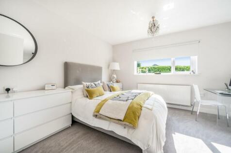 Longrood Road, Rugby