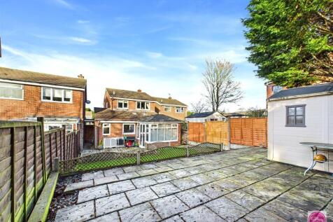 Toulmin Drive, Swadlincote (30).jpg