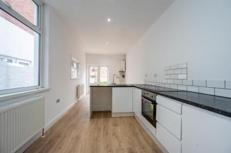 32 Carnarvon Road, Portsmouth, PO2 7NL2218.jpg
