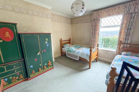 4 bed mid-terrace property, Silsden 15