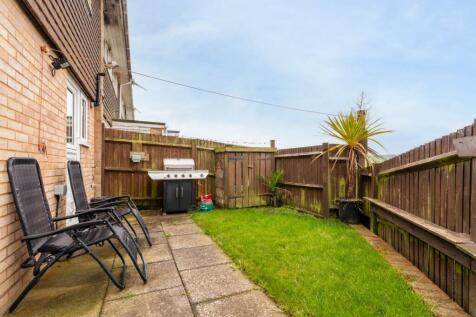 66 Connell Drive-4.jpg