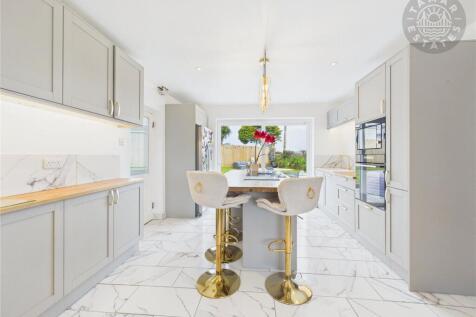 Kitchen/Breakfast Rm