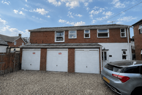 2 Bedroom First Floor Apartment for Rent- Felixst