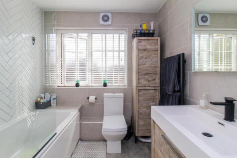 BATHROOM/W.C.