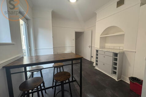 Fortescue Road, London, Greater London photo 5