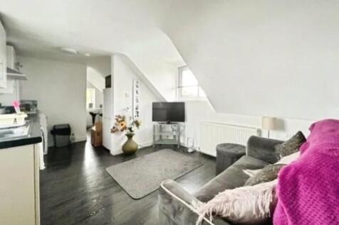 Chesterfield Road, Ashford, Surrey, TW15 photo 3