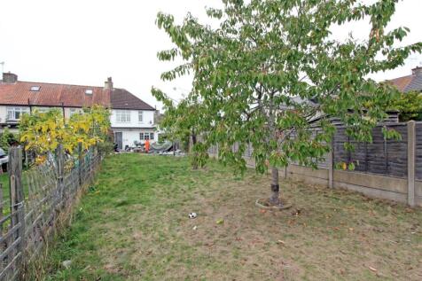 IMG_6504 garden rear.jpg