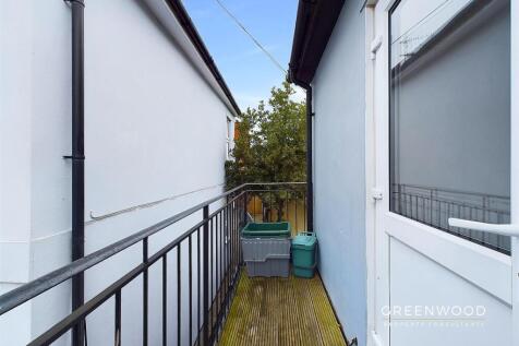 CAM01514G0-PR0115-STILL011.jpg