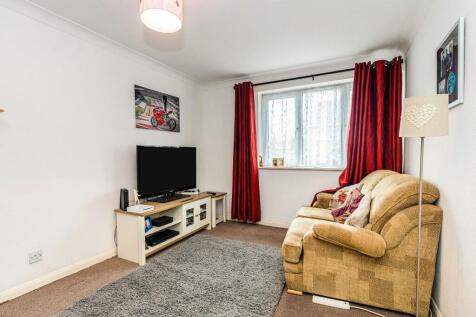 Spruce Avenue, Waterlooville, Hampshire, PO7 photo 4
