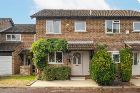 Hampton, TW12 - property photo