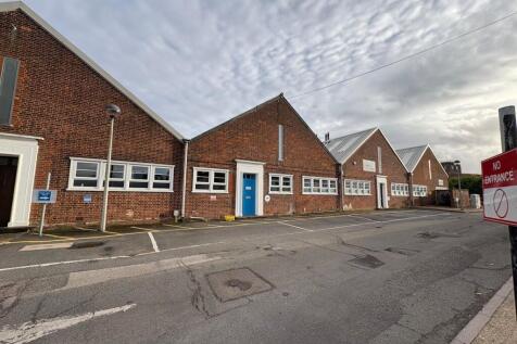 Unit 13 Tewin Court - External (2).jpg