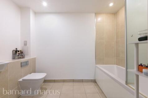 Bloemfontein Road, London photo 3