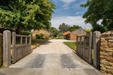 Main House Approach