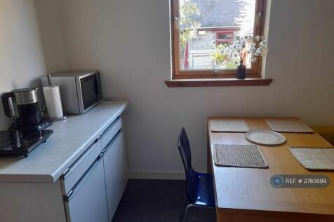 Kitchen/ Dining Room