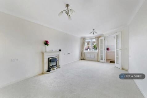 Calverley Court, Epsom, KT19 photo 4
