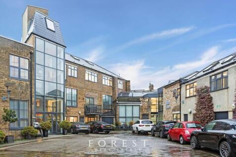 32061_forest_re___the_courtyard___ext01_lo.jpg