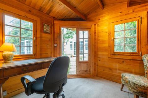 SUMMER HOUSE OFFICE 2.jpg