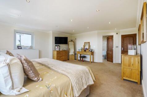 90682_Highfield-House-Cross-Lane  (33)_low.jpg