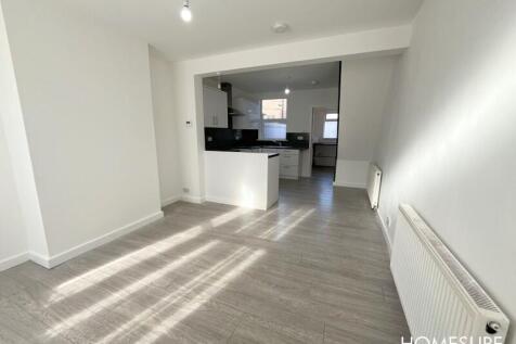 Living Room/Kitchen