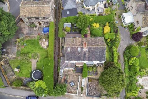 DRONE VIEW OF HOUSE