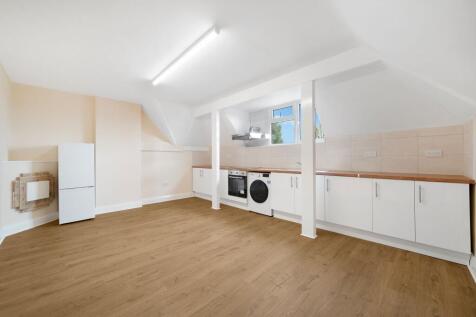 Open Plan Kitchen / Living Area