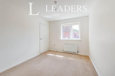 The Alders, RH14 photo 5
