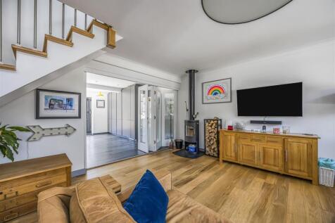 29 Wraysbury Park Drive, Emsworth-PorticoMarketing