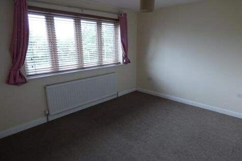 215 Toton Lane - Bed.JPG